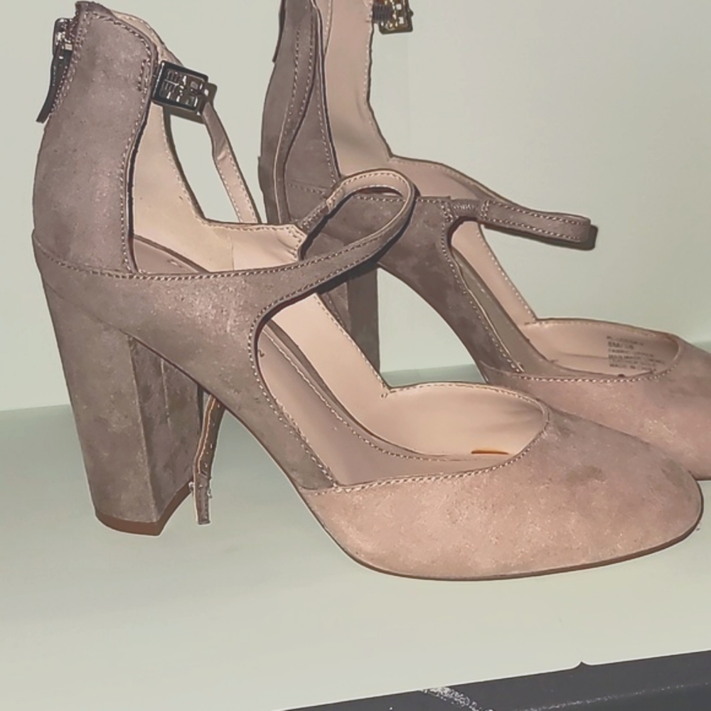 EUC BCBGeneration Heels